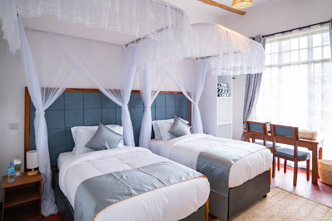  Cottage Room