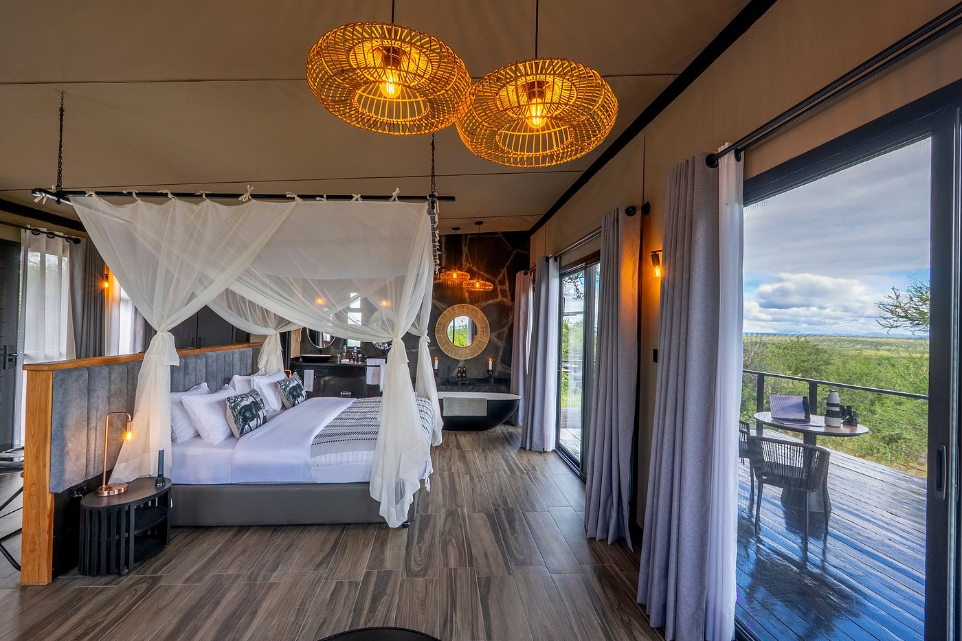  Luxury Cabin Suite